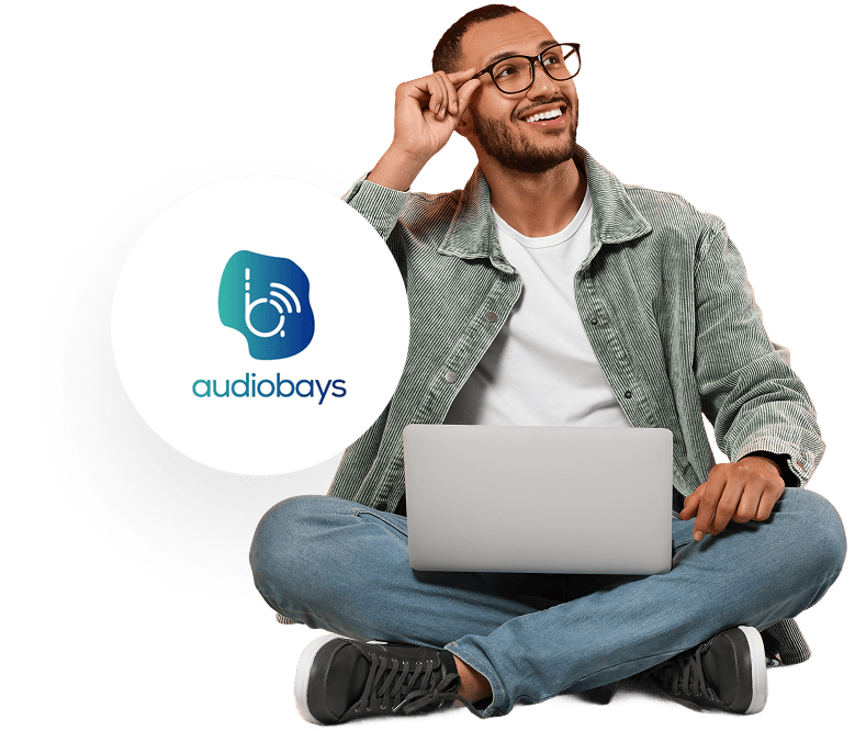 Hoher Auflösungsbildschirm mit Audiobay-Logo, fördert barrierefreien Zugang zu barrierefreier Hörtechnologie, perfekt für sehbehinderte Menschen, innovative und inklusive Hörlösungen.
